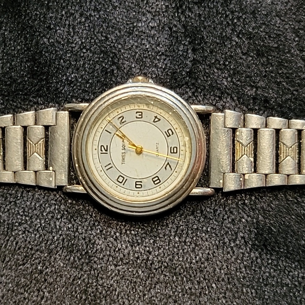 Time square watch
